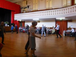 dancing2